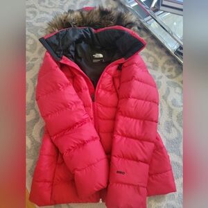 North Face woman's fitted puffer coat. Size small